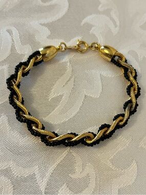 Trifari Vintage Gold Tone & Black Beaded 7.5" Twisted Rope Chain Bracelet